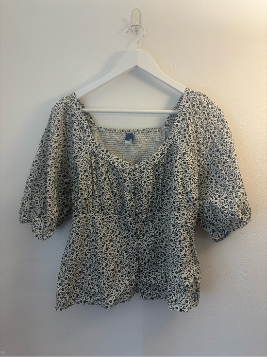 Old Navy Tops - Old Navy Black Floral Puff-Sleeve Blouse Size Medium